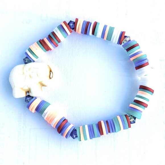 Handmade Striped Elephant Stretch Bracelet - Picture 2 of 7